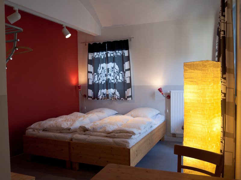 https://www.babelfish-hostel.de/media/Galeryrooms/007 double room studio.jpg